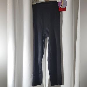 NWT Spanx black capri smoother